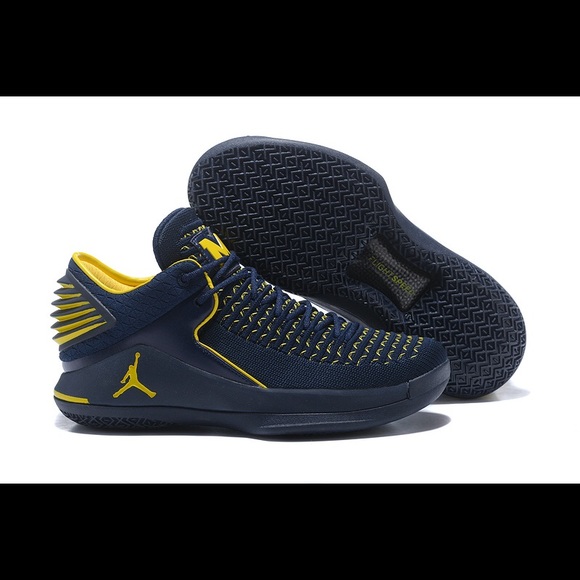 jordan university of michigan air jordan xxxii low basketball shoes